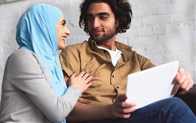 Cara Menyikapi Perasaan pada Lawan Jenis Menurut Islam