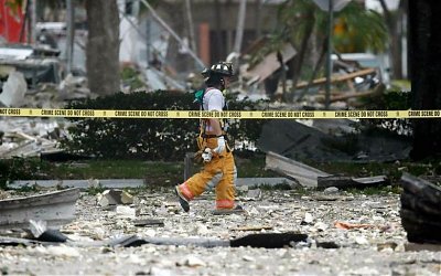 Sebuah Mall di Florida Luluh Lantak Akibat Ledakan Gas