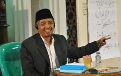 Kiai Luqman: Ada Allah dalam Shalat, Jangan Disia-siakan!