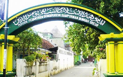 Kisah Perjalanan KH. Qamaruddin Mendirikan Ponpes Qomaruddin Gresik