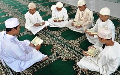 Penghafal Al-Qur’an Harus Memperhatikan Beberapa Etika Ini