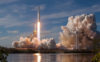 Misi Teknologi NASA Terbaru Berhasil Diluncurkan dengan Roket Falcon Heavy