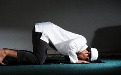 Tidak sempat Shalat Maghrib Karena Nunggu Angkot, bolehkah Dijama'?