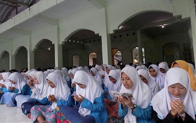 Wanita dan Santriwati #4: Kaum Hawa Kota Vs Kaum Hawa Desa
