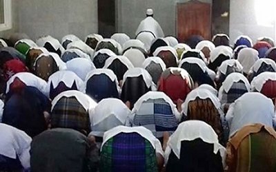 Bagaimana Hukumnya Bila Tertinggal Shalat Jumat? Ini Penjelasan Gus Mus