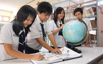 Sekolah Itu Menghidupkan, Bukan Mematikan Mereka