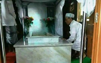 Kisah Orang Shaleh Bermimpi Maqam Kewalian Habib Toha Ciledug