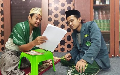 Pada Masa Karantina, Kader IPNU Asal Batang Tulis Syi’ir Munajat Tangkal Covid-19