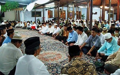 Penjelasan Hukum Tahlilan Menurut Mazhab Empat