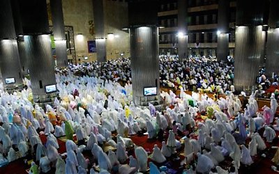 Dokter Fisik Paparkan Manfaat Shalat Taraweh bagi Kesehatan