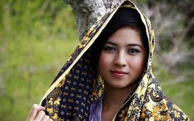 Terobsesi Punya Payudara Paling Besar di Negaranya, Ini Alasannya