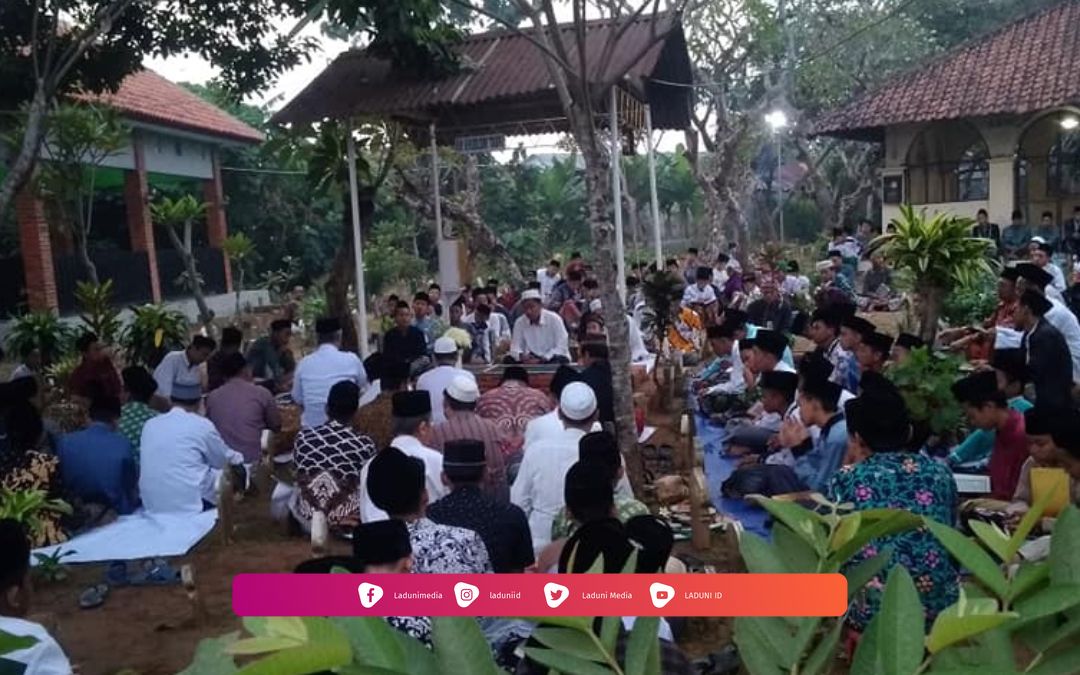 Ziarah di Makam KH. Khudlori Tabri, Ulama Simbang Kulon