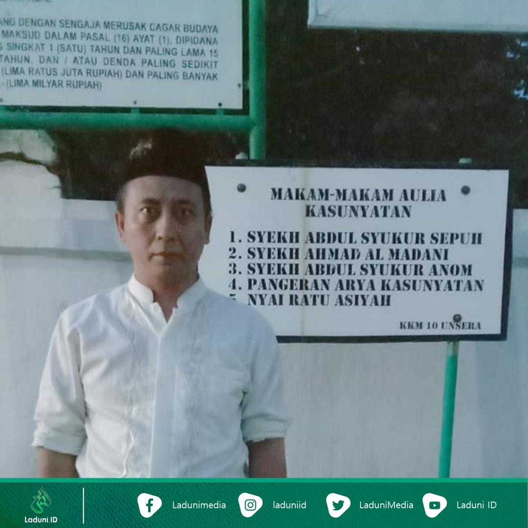 Mengharap Berkah Ziarah Syaikh Abdul Syukur Kenari