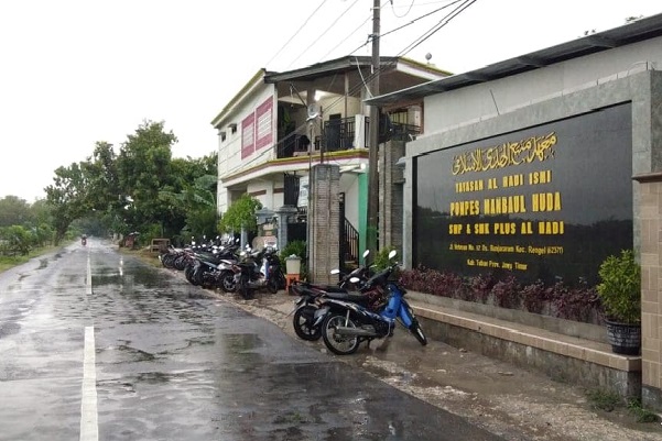 Pesantren Manbaul Huda Tuban