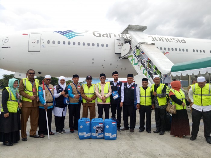 Dilepas Oleh Bupati Pidie Jaya, Kloter 11 Jamaah Haji Aceh Terbang ke Mekkah Siang Ini
