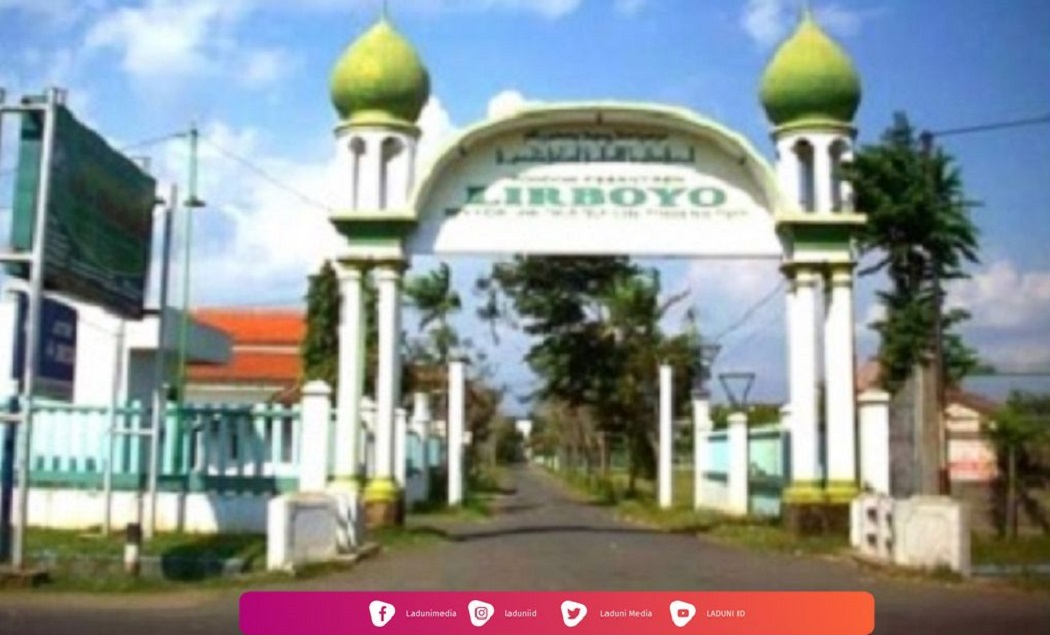 Ziarah di Makam KH. Maksum Jauhari Lirboyo, Pendiri Pagar Nusa