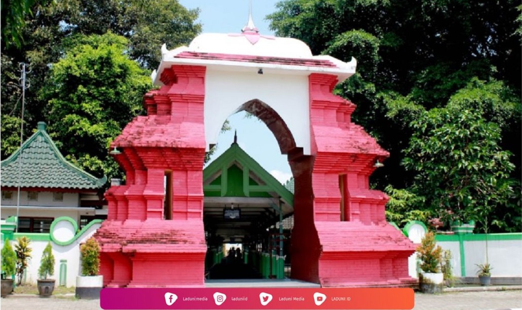 Ziarah di Makam Sunan Ngudung, Panglima Perang dari Demak