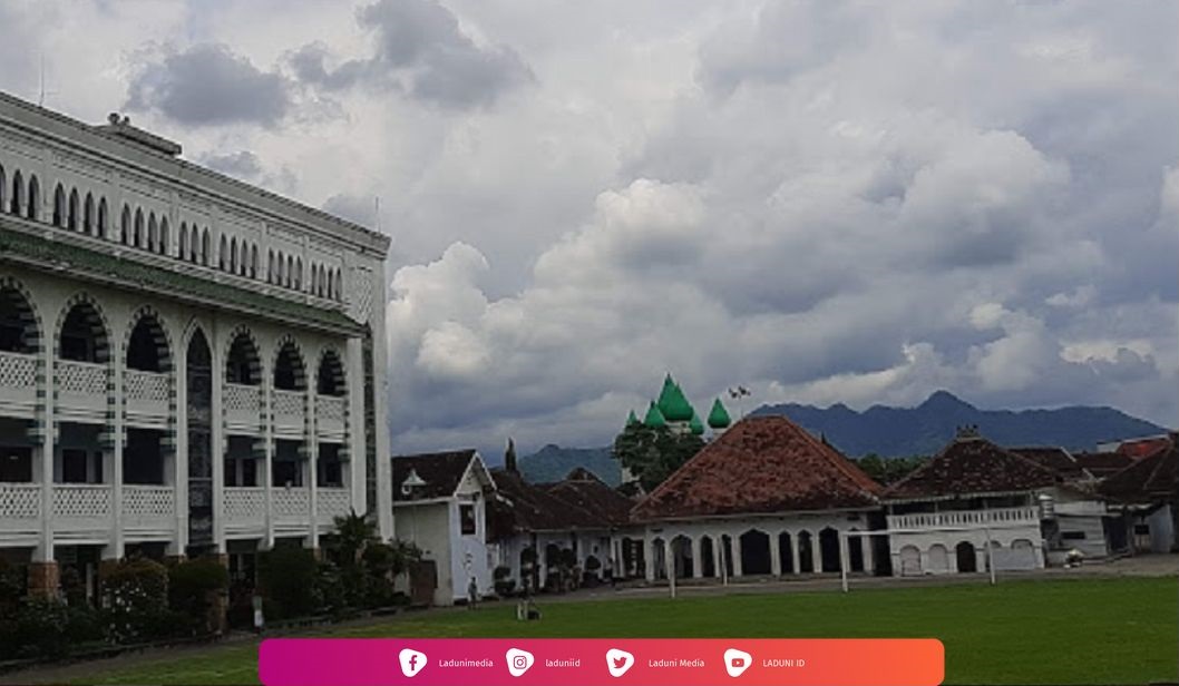 Ziarah di Makam KH. Ma'roef Kedunglo, Rais Syuriyah Pertama NU Kediri