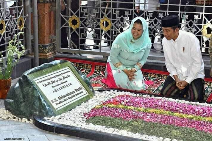 Mengenal Penterjemah Tulisan China di Pusara GusDur