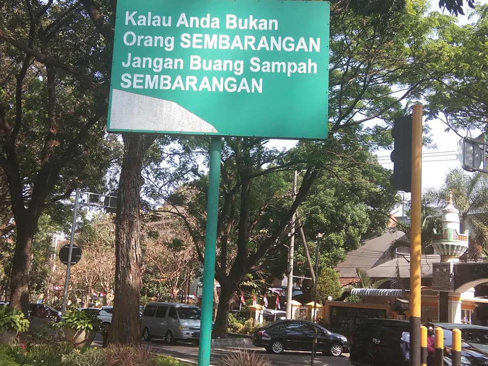 Hanya Orang Sembarang yang Berlaku Sembarangan