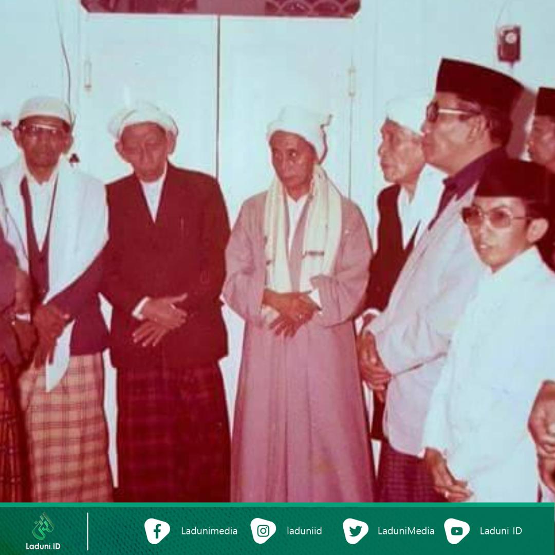 KH Utsman Al Ishaqi, Dzuriyah Nabi yang Telah Menampakkan Karomah Sejak Kecil