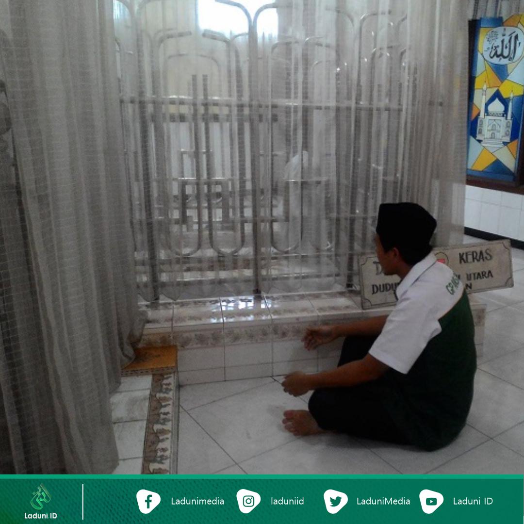 Ziarah Makam KH. R. Abdul Fattah, Pendiri Pondok Pesantren Menara Al-Fattah