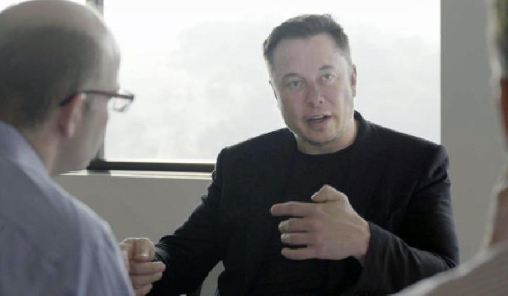 Ini Gebrakan CEO Mobil Tesla yang Mengejutkan di Akhir Tahun