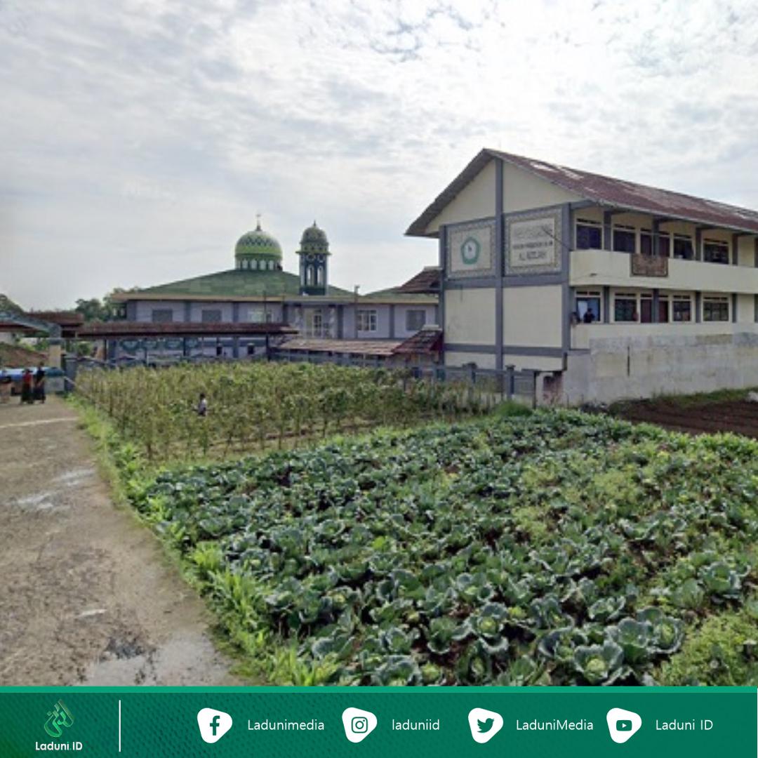 Pesantren Al-Uzlah Pacet Cianjur