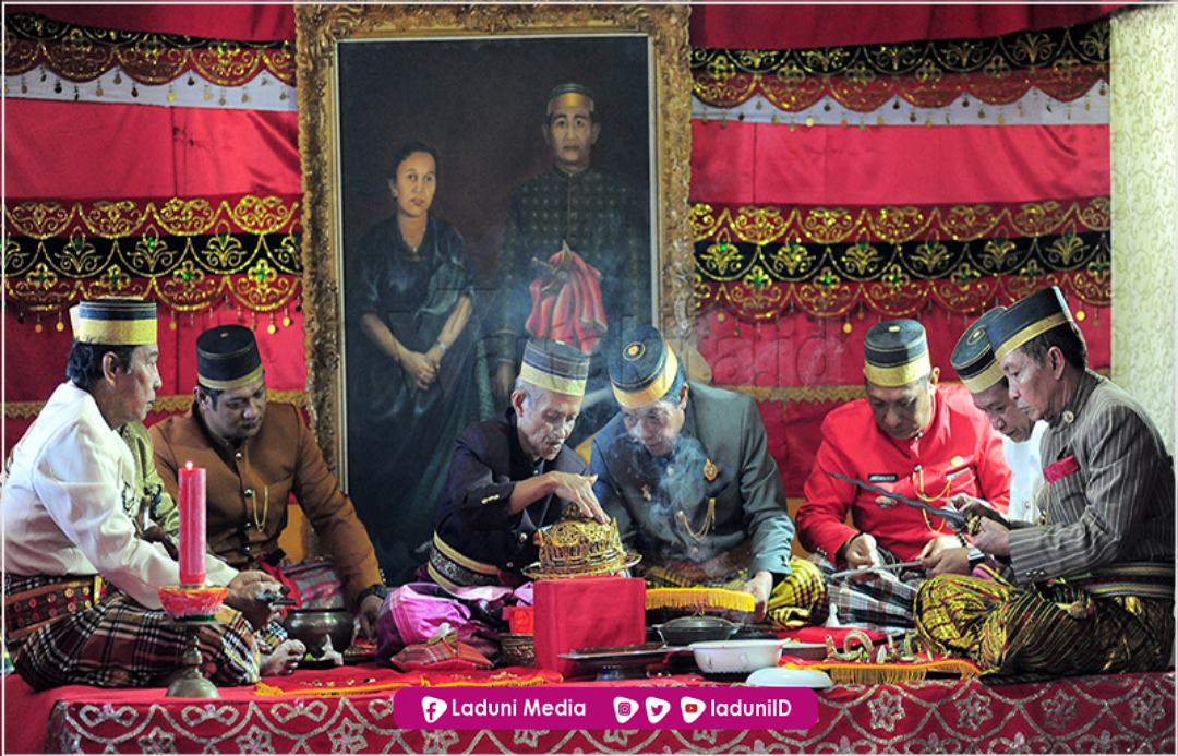Serial Tradisi Nusantara: Songkabala Accera Kalompoang, Sulawesi Selatan