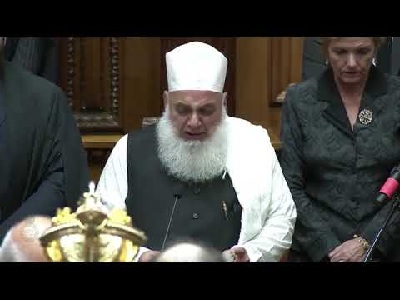 Pertama Kalinya Ayat Suci Al-Quran Berkumandang di Sidang Parlemen New  Zealand