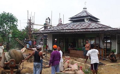 Bagaimana Hukumnya Membangun Masjid Dengan Kayu Curian?