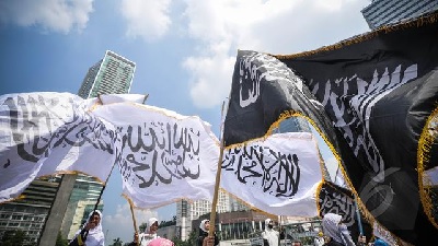 Jangan Mau DIbohongi Hizbut Tahrir Soal Bendera Tauhid!