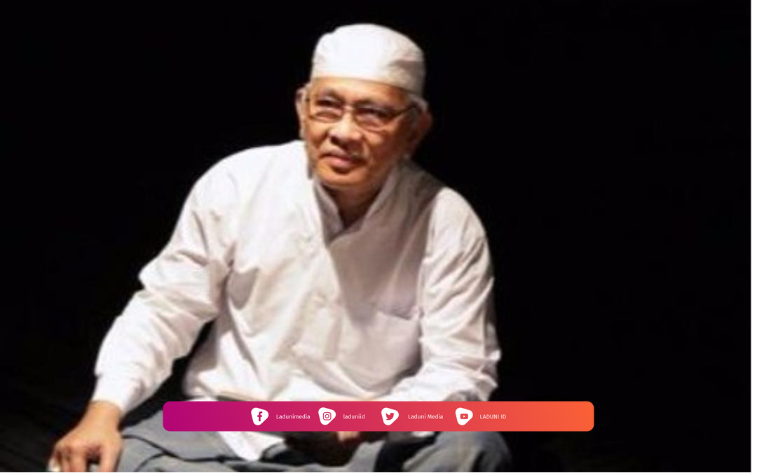 Biografi KH. Ahmad Mustofa Bisri (Gus Mus)