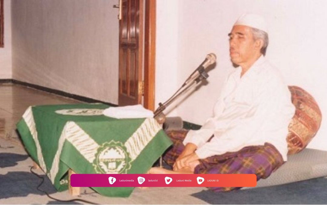 Biografi KH. Asyhari Marzuqi