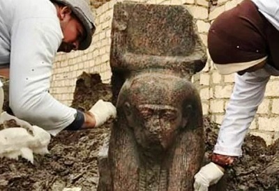Pemerintah Mesir Tunjukkan Penemuan Patung Fir’aun yang Langka