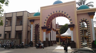 Pesantren (Dayah) Darul Munawwarah Kuta Krueng Aceh