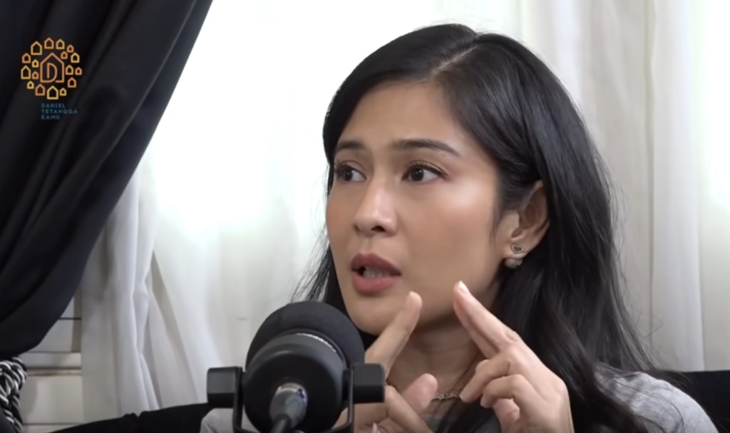 Sebelum Mantap Dengan Islam, Dian Sastro Pernah Menjadi 'Turis Spiritual'