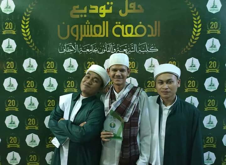Universitas Ternama di Yaman Kembali Wisuda Tiga Alumnus Ummul Ayman Samalanga