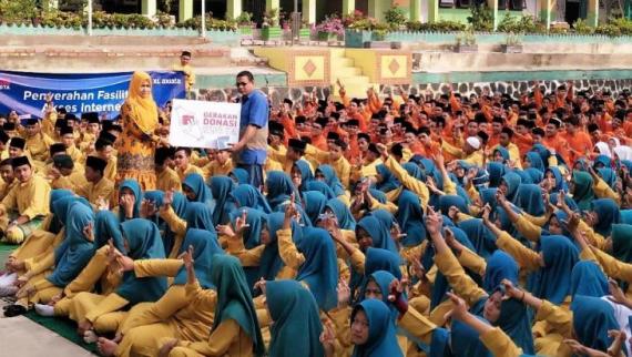 Pearkuat Akses Informasi, XL Donasi Akses Internet ke 1000 Sekolah