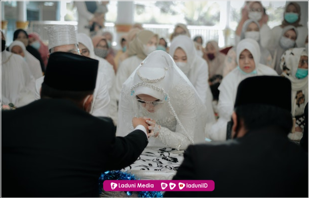 Hukum Menikahi Perempuan yang Ditinggal Suaminya