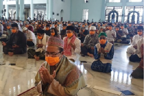 Hukum Shalat Menggunakan Masker di Tengah Pandemi COVID-19