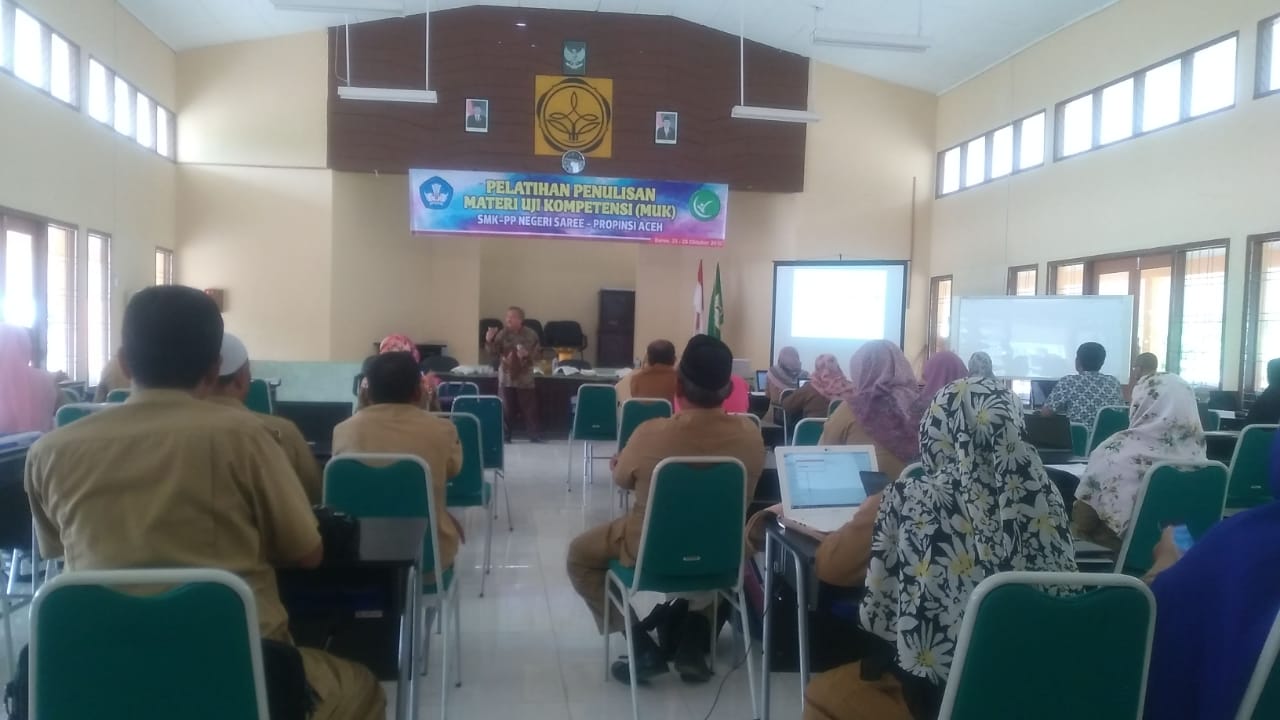 SMK PP Negeri Saree Adakan Pelatihan Penulisn Materi Uji Kompetensi