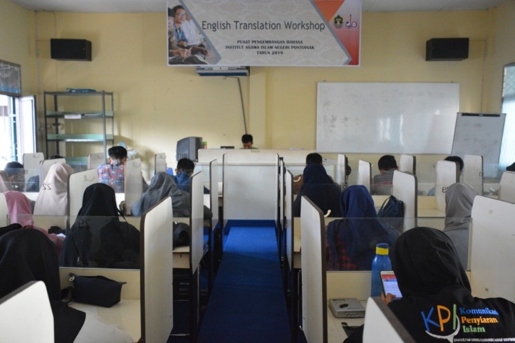 Pusat Bahasa IAIN Pontianak Gelar Kegiatan English Translation Workshop