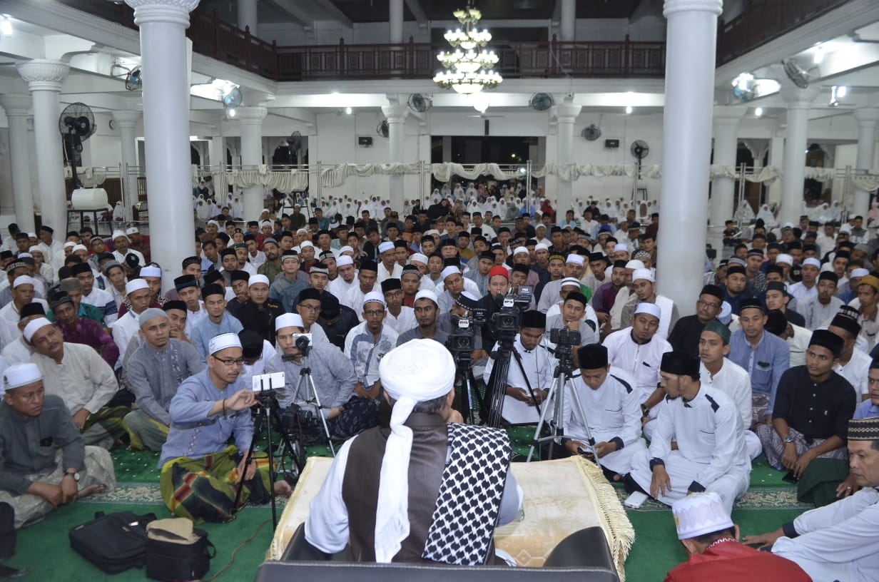 Merindukan Shalat Tarawih Berjamaah, Berapa Rakaatkah?