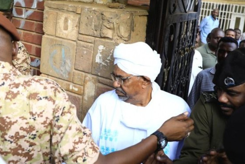 Omar Al-Bashir Tampil Perdana Pacsa Kudeta