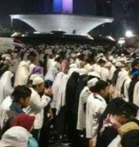 Pendapat Hukum Campurnya Sholat Berjamaah Pria dan Wanita