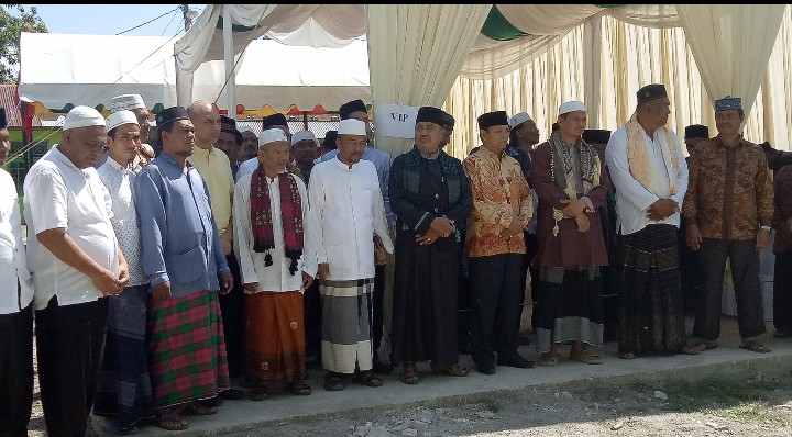 Lautan Masyarakat dan Alumni serta Ulama Menghadiri Haul Abu Lueng Ie Ke -27