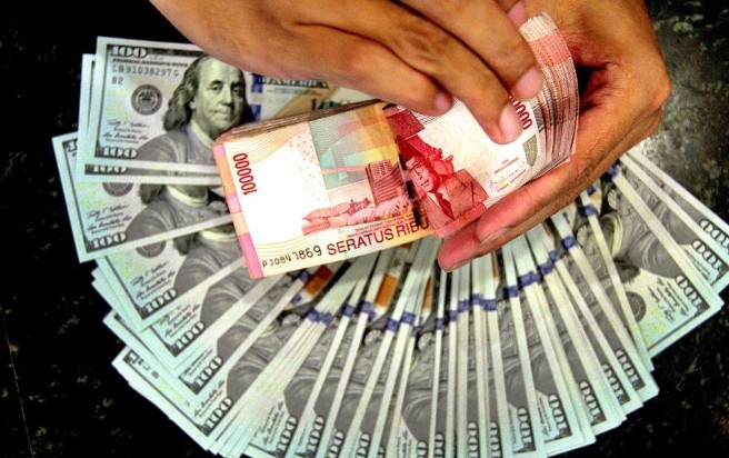 Menguat Paling Tajam di Asia, Kurs Rupiah Mendekati Level 13.000/US$