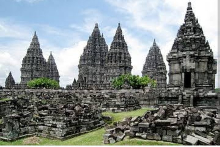 Mengenal 6 Candi Tertinggi di Indonesia