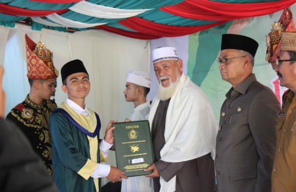 184 Santri Aliyah Ummul Ayman Samalanga Wisuda